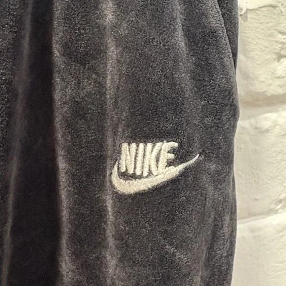 WOMENS NIKE NSW VELOUR HERITAGE PANTS - Picture 8 of 14
